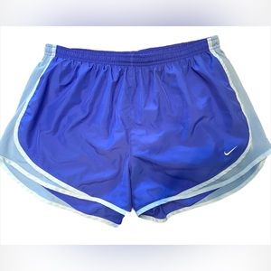 NIKE DriFit Shorts women